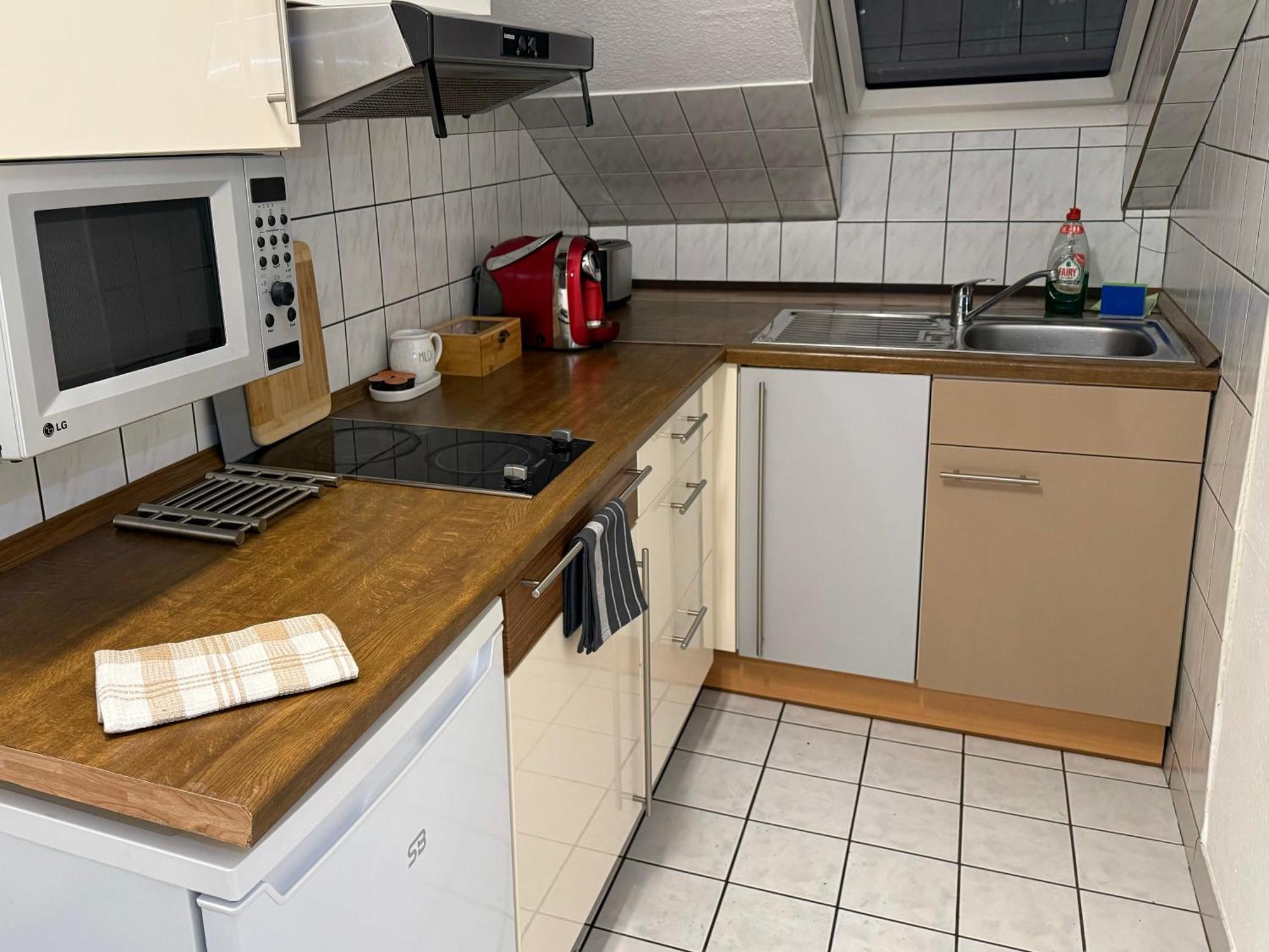 Marienhaus Apartment - Zentral, Parken, Netflix, Kontaktloses Einchecken Wuppertal Buitenkant foto